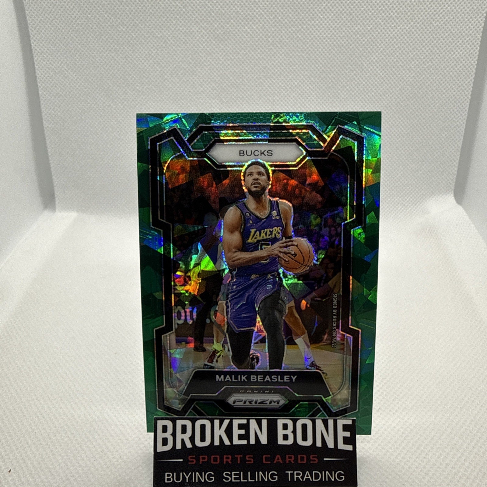 Malik Beasley 2023-24 Panini Prizm Green Cracked Ice SSP #237 Bucks