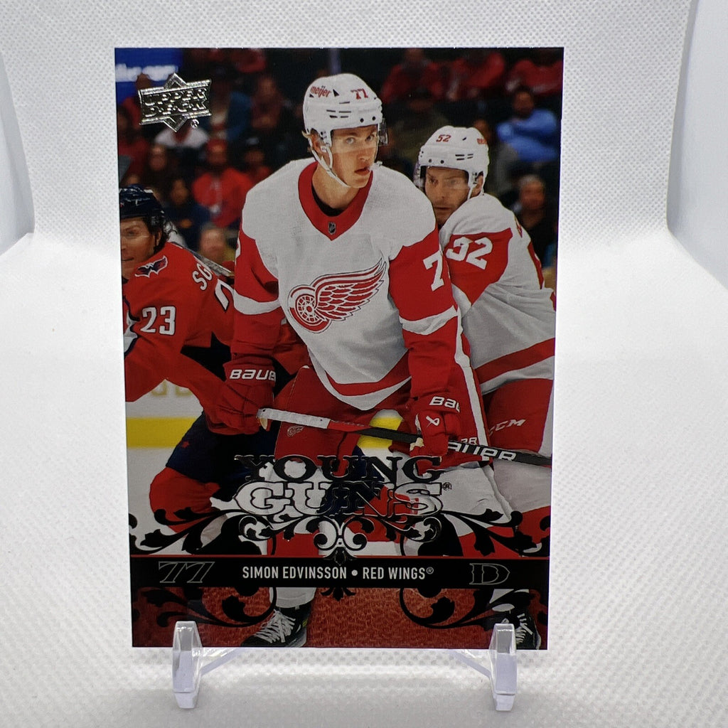 Simon Edvinsson 2023-24 Upper Deck Young Guns Retro Detroit RedWings RC