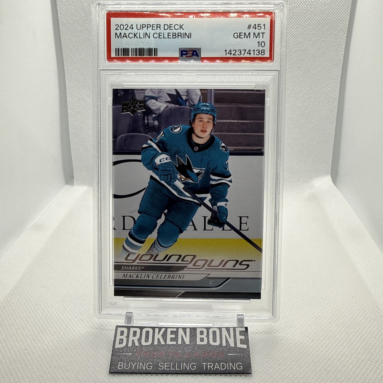 Macklin Celebrini 2025 Upper Deck Young Guns Rookie PSA 10 San Jose Sharks