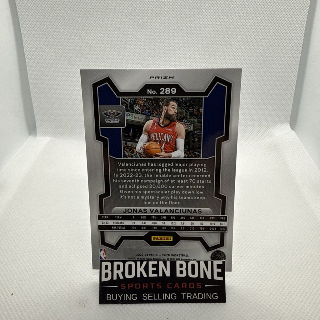 Jonas Valanciunas 2023-24 Panini Prizm Green Cracked Ice SSP #289 Pelicans